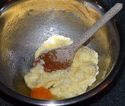 Sugar and butter creamed - adding the egg